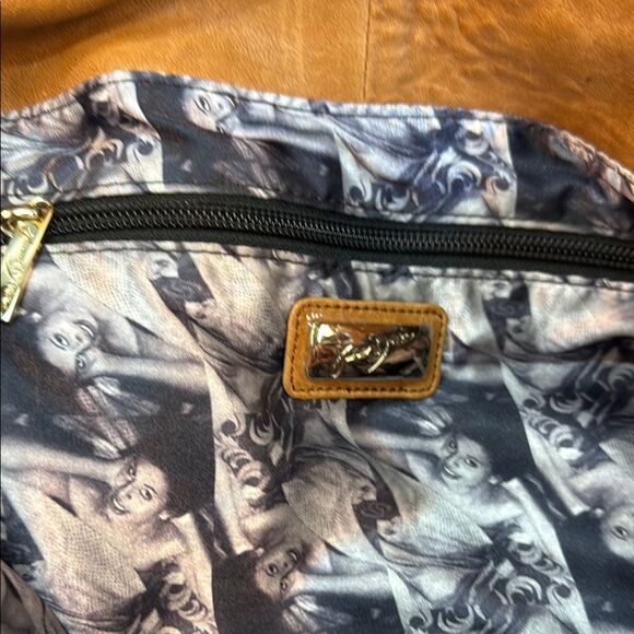 Leather shoulder bag - Picture 10 of 10